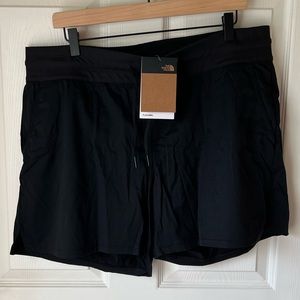 North Face Women’s Aphrodite Motion Shorts - Long